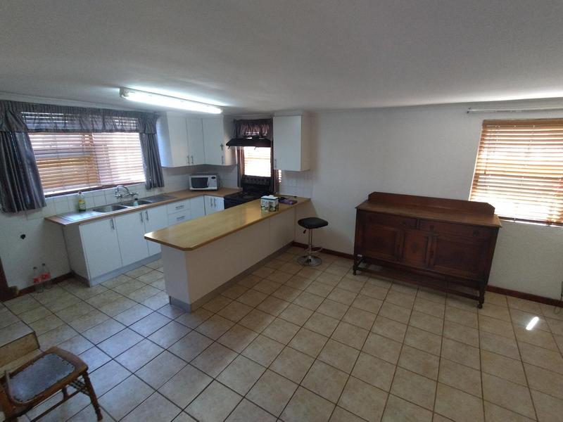 To Let 2 Bedroom Property for Rent in Oakdale Western Cape